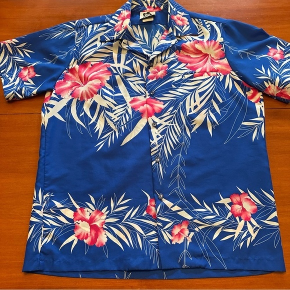 Hilo Hattie Blue Floral Hawaiian Shirt